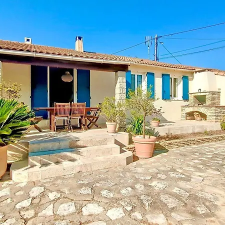 La Maison Des Copains A *
